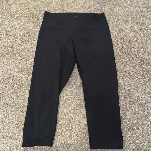 adidas Pants - Adidas black 3/4 length leggings
